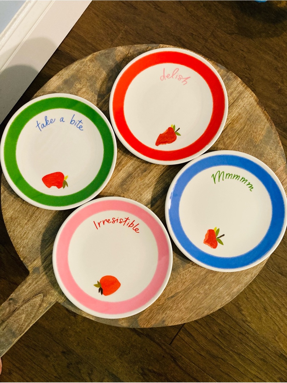 NIB Set of 4 Kate Spade TidBit Plates Melamine Green Pink Red Blue